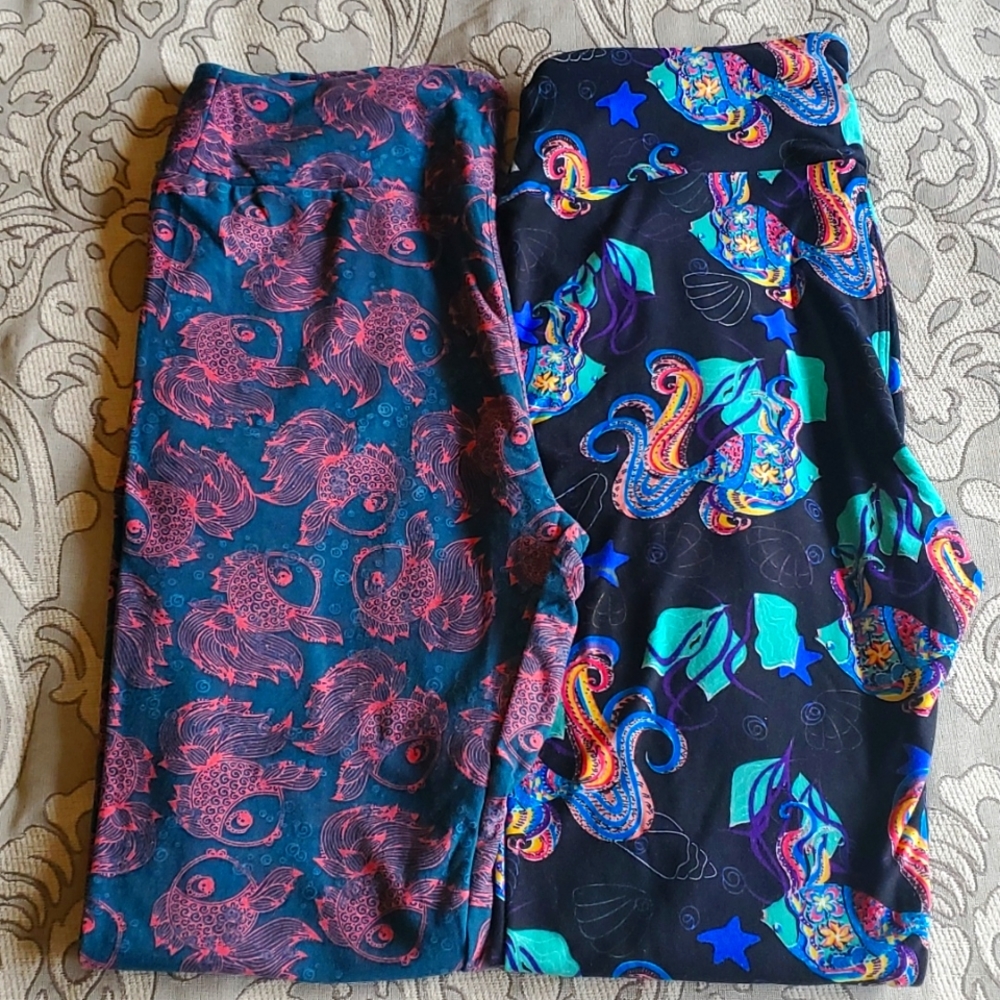 2 pairs of Beta Fish leggings!! OS